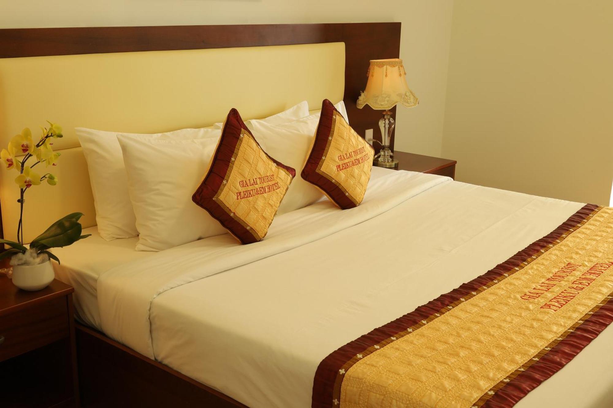 Pleiku & Em Hotel By Gia Lai Tourist Exterior foto